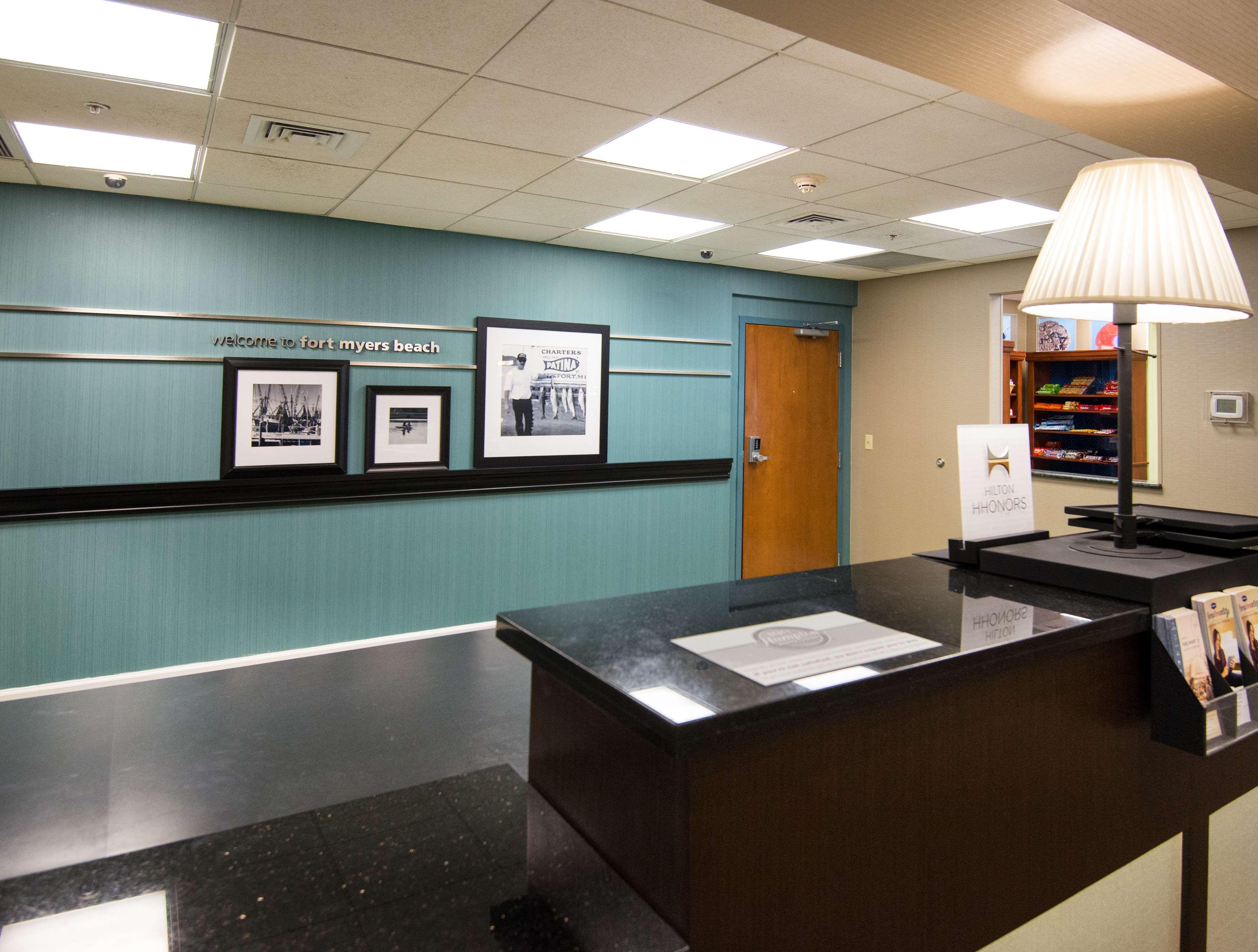 Hampton Inn & Suites Fort Myers Beach/Sanibel Gateway Buitenkant foto
