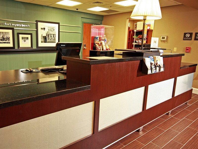 Hampton Inn & Suites Fort Myers Beach/Sanibel Gateway Buitenkant foto